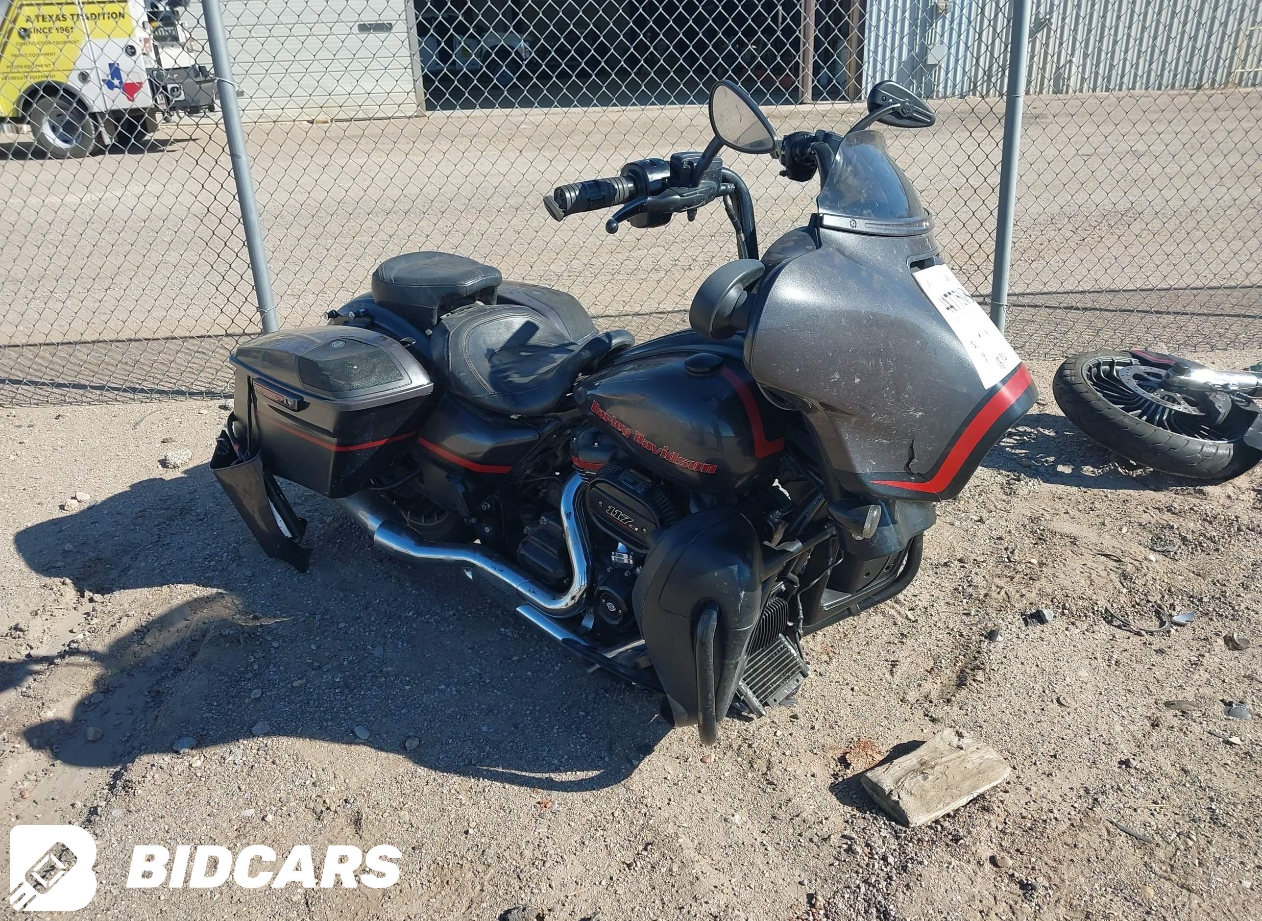 2018 Harley-Davidson FLHXSE CVO Street Glide