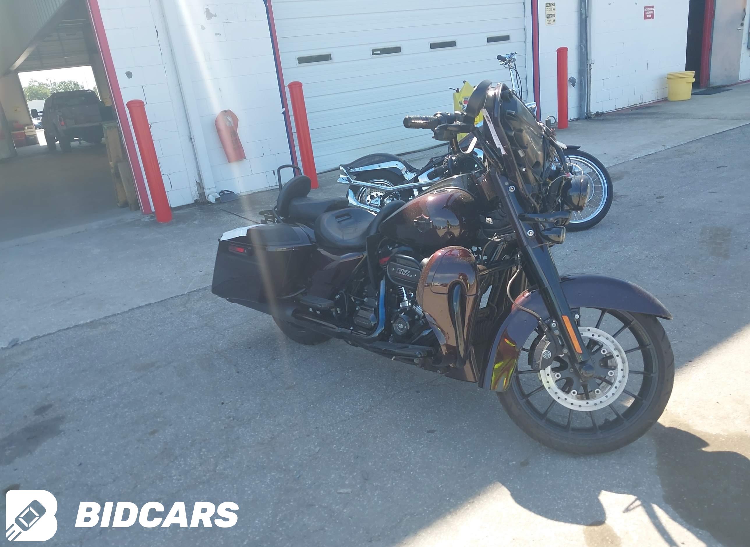 2019 Harley-Davidson FLHXSE CVO Street Glide